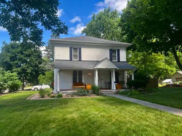 46 S Concord Rd, Oconomowoc, WI 53066