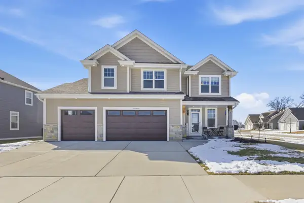 W239N5491 Fieldstone Pass Cir, Sussex, WI 53089