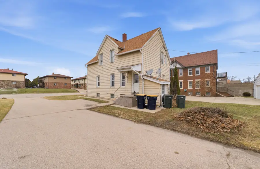 2316 S 84th St, West Allis, WI 53227 - #3