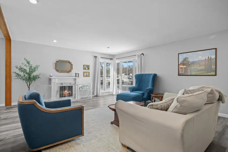 4614 N 107th St, Wauwatosa, WI 53225 - #2