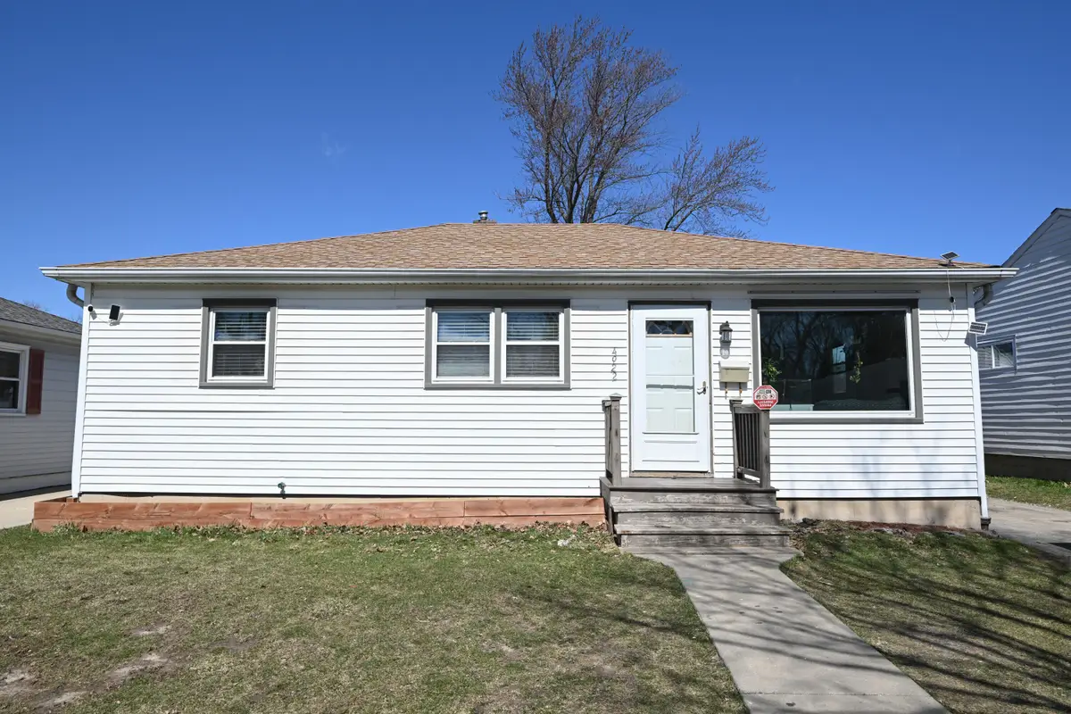 4922 W Norwich Ct, Milwaukee, WI 53220 - #1