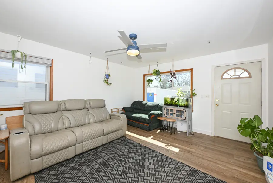 4922 W Norwich Ct, Milwaukee, WI 53220 - #3