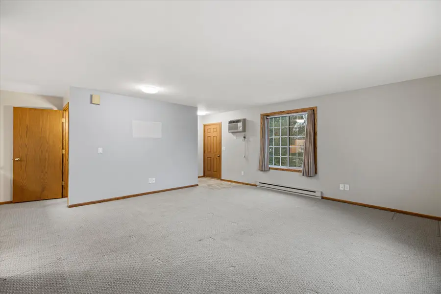 501 Slinger Rd E, Slinger, WI 53086 - #3