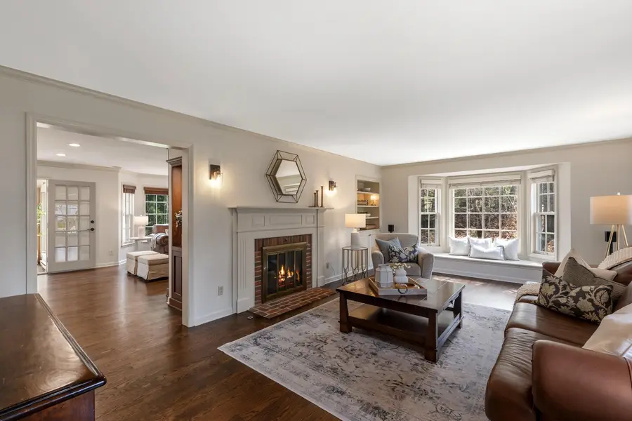 9940 N Lamplighter Ln, Mequon, WI 53092 - #3