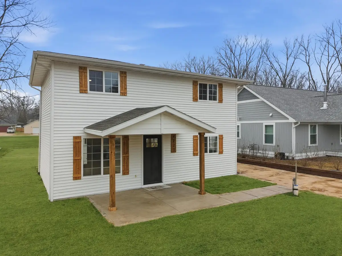 4227 Chestnut Ave, Delavan, WI 53115 - #1