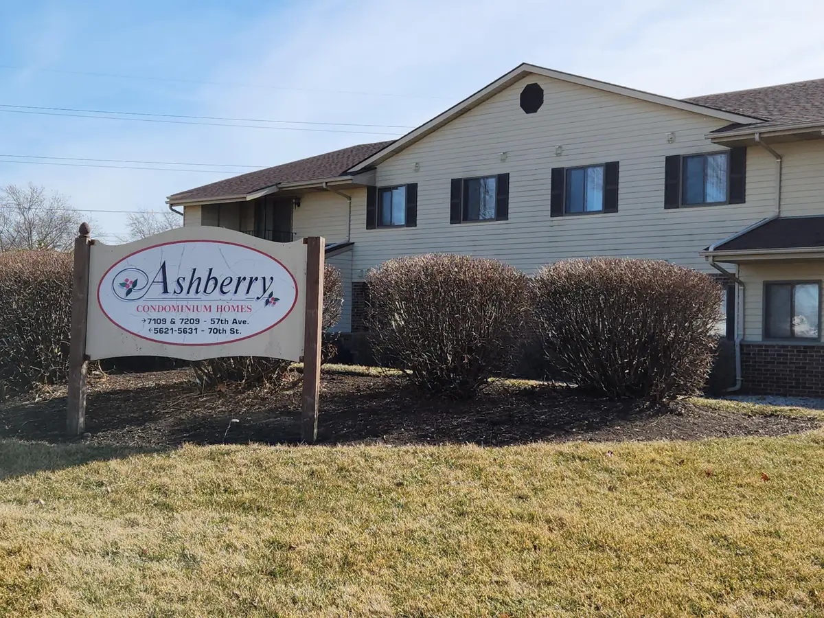 5631 70th St, Kenosha, WI 53142 - #1