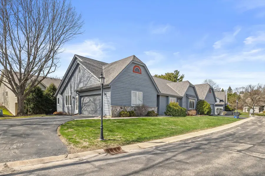 308 King William Ct S, Waukesha, WI 53186 - #2