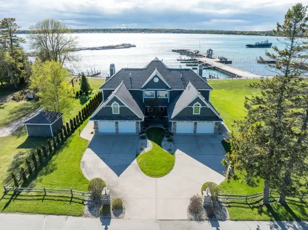 8111 Harbor Ln, Baileys Harbor, WI 54202