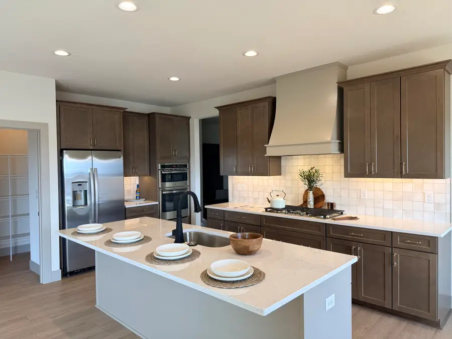 109 Olde Howell Ct, Waukesha, WI 53186 - #3