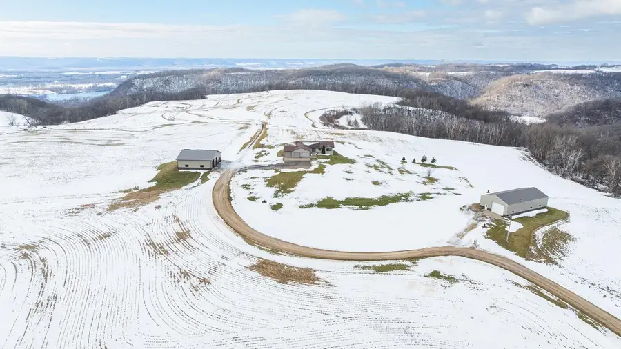 W1660 Maplewood Ln, Belvidere, WI 54610 - #2