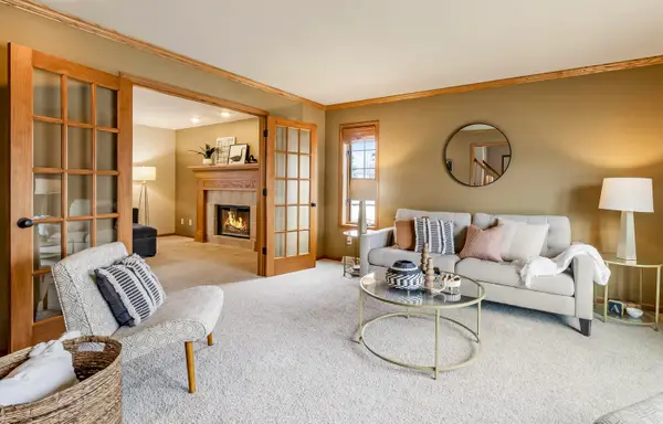 1239 Canary Ln, Grafton, WI 53024