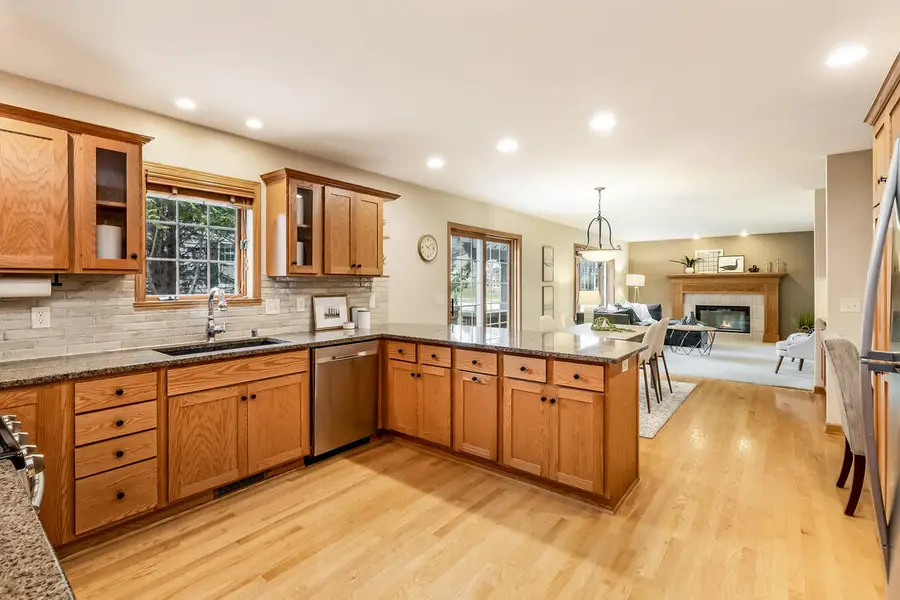 1239 Canary Ln, Grafton, WI 53024 - #2