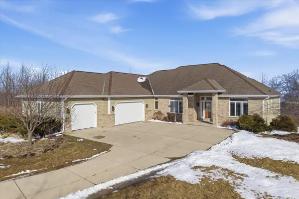 5207 Lower Lakeview Ridge Rd, Belgium, WI 53004