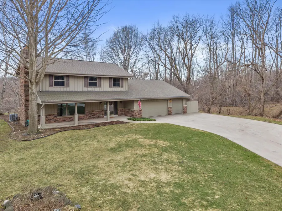 717 Heather Ct, Grafton, WI 53024 - #2