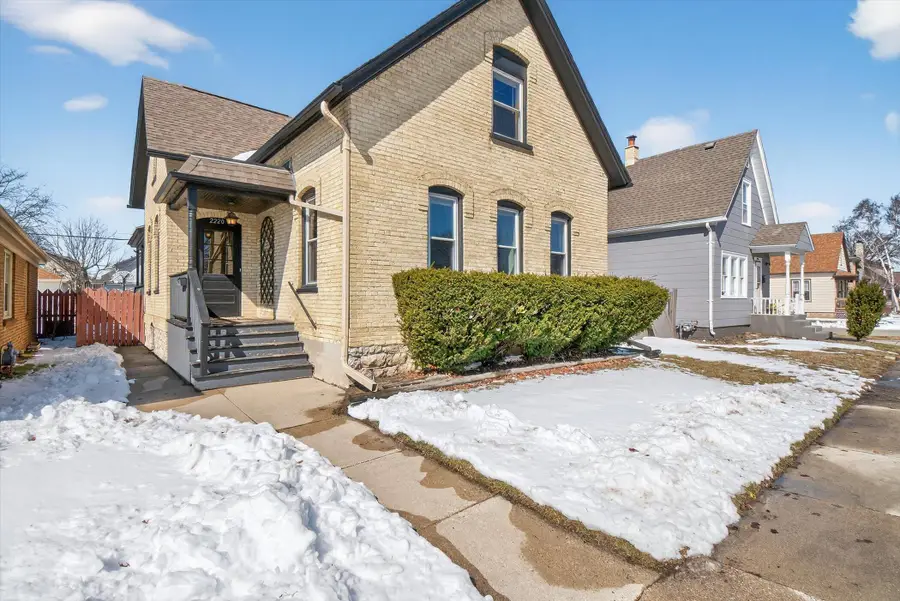 2220 Green St, Racine, WI 53402 - #2