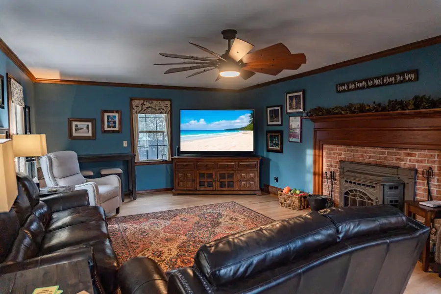 2400 W Cherokee Dr, Appleton, WI 54914 - #2