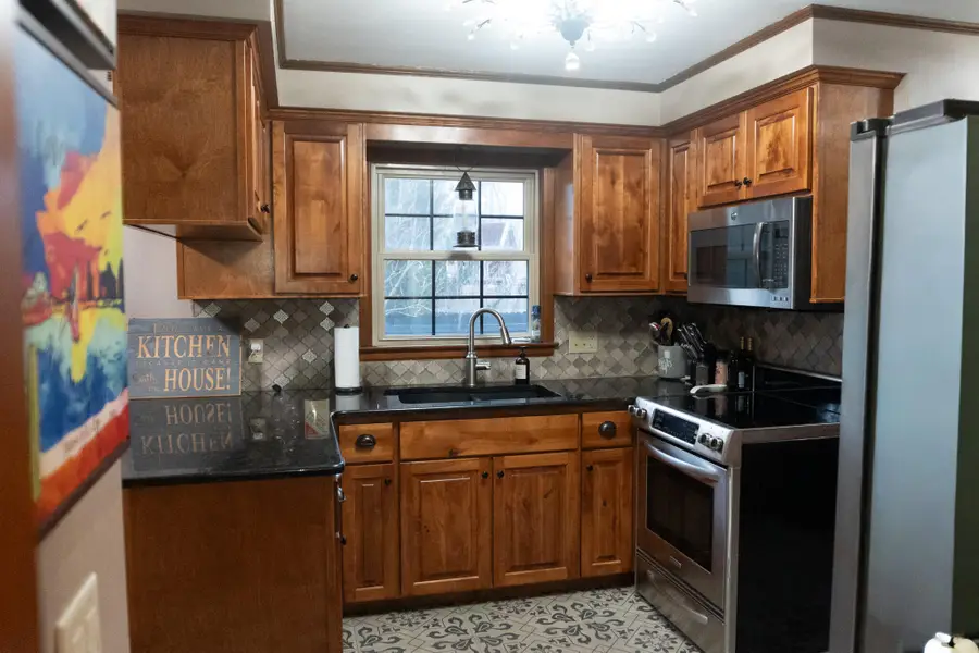 2400 W Cherokee Dr, Appleton, WI 54914 - #3