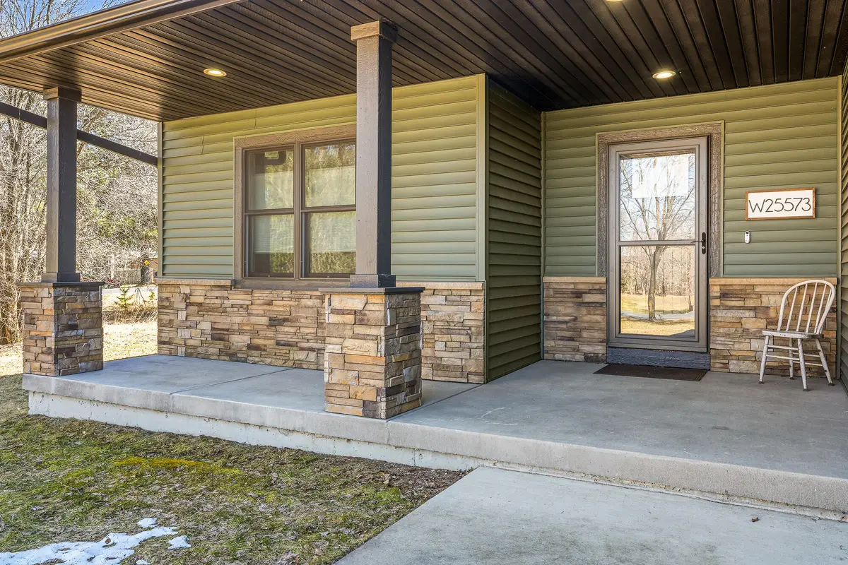 W25573 Timothy Ln, Trempealeau, WI 54661 - #1