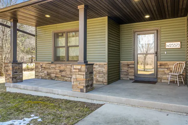 W25573 Timothy Ln, Trempealeau, WI 54661