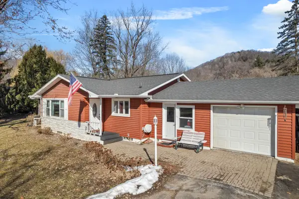 W394 Bluff Siding Rd, Buffalo, WI 54629