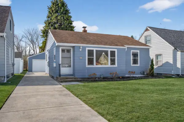 3135 E Koenig Ave, Saint Francis, WI 53235