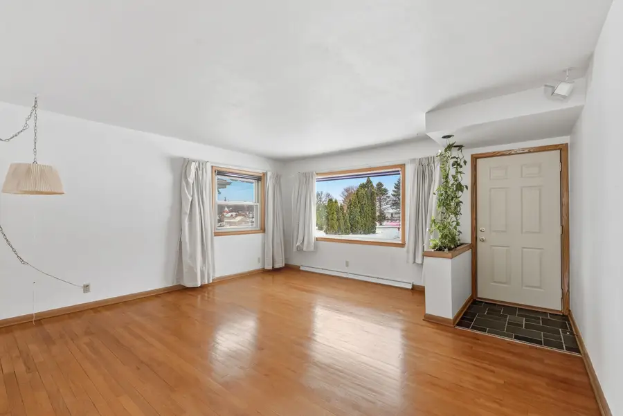 3756 S 124th St, Greenfield, WI 53228 - #2