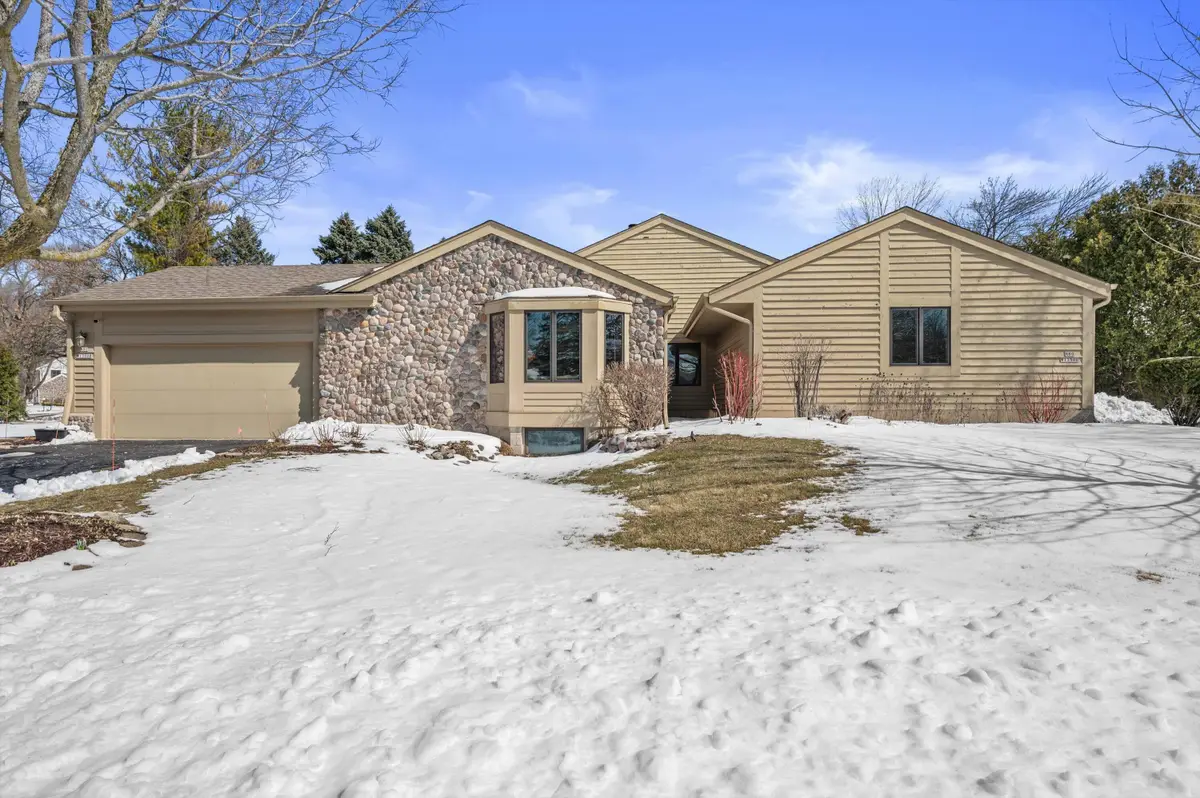 N80W13596 River Park Dr, Menomonee Falls, WI 53051 - #1