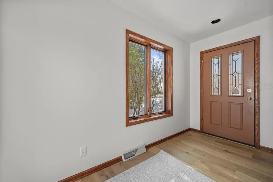 N80W13596 River Park Dr, Menomonee Falls, WI 53051 - #2