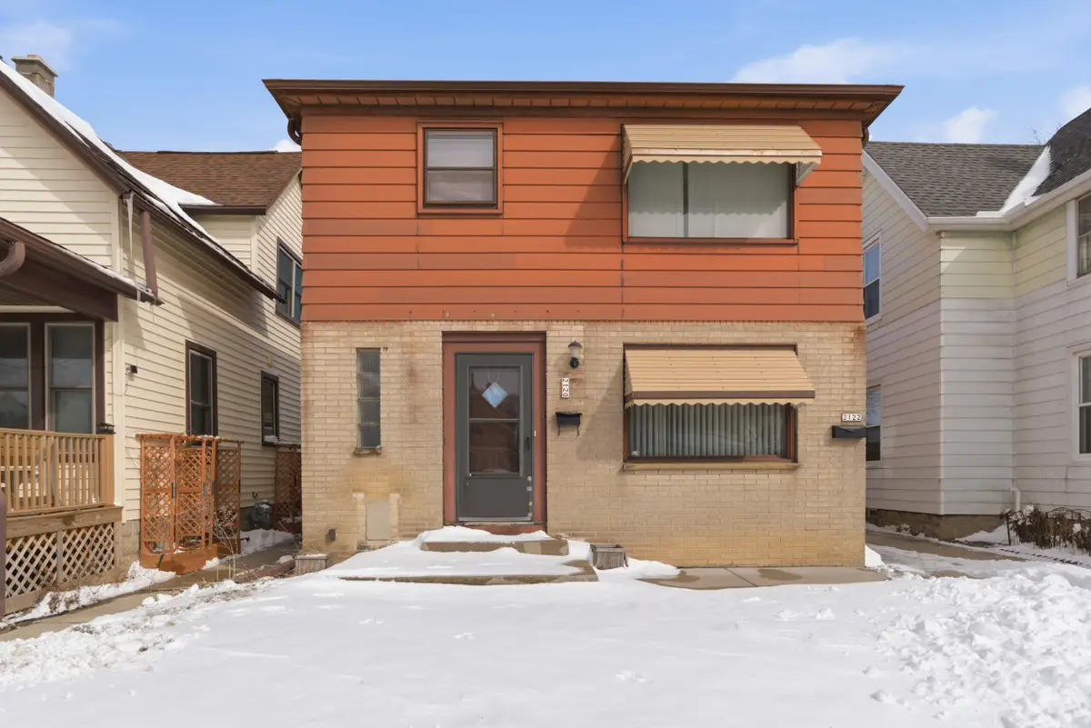 2120 S 76th St, West Allis, WI 53219 - #1