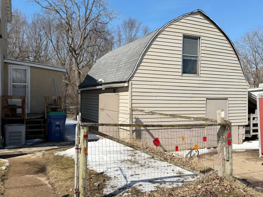 1821 Caroline St, French Island, WI 54603 - #2