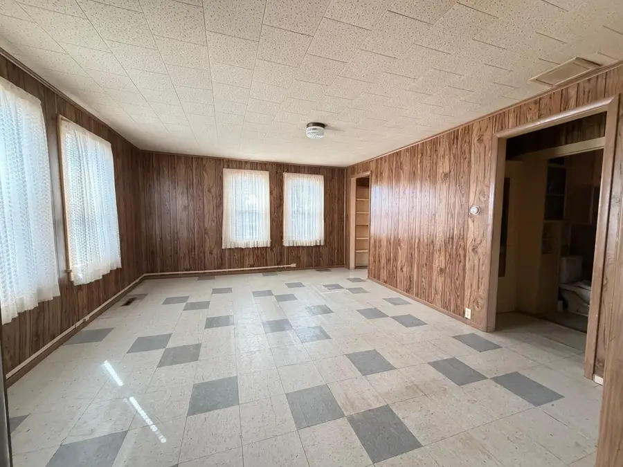 1821 Caroline St, French Island, WI 54603 - #3