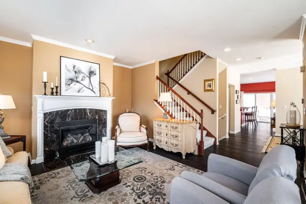 3870 S Lake Dr, Saint Francis, WI 53235