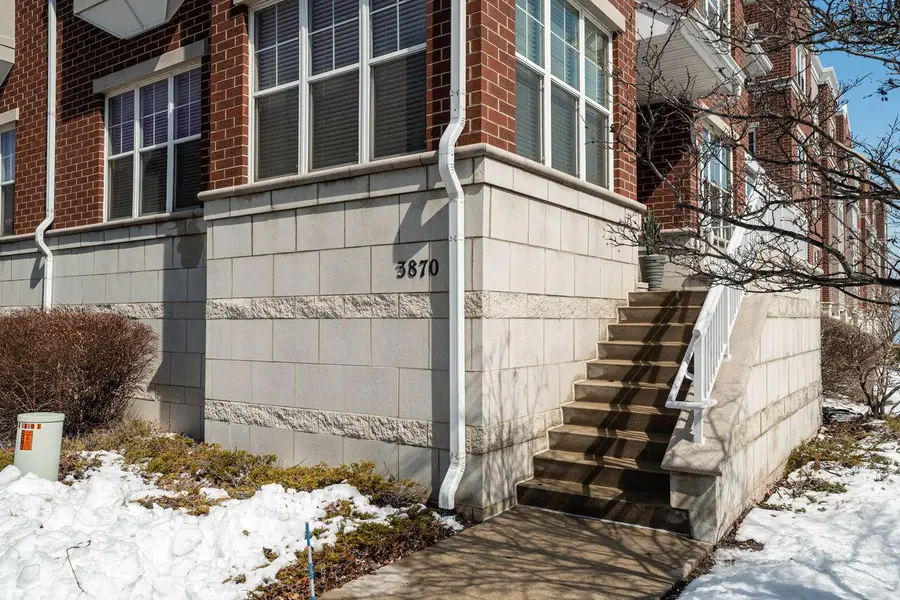 3870 S Lake Dr, Saint Francis, WI 53235 - #3