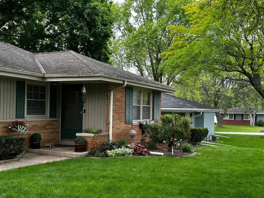 8617 N 57th St, Brown Deer, WI 53223 - #3