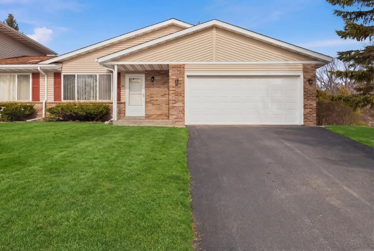 496 Glacier Pass, Slinger, WI 53086 - #1