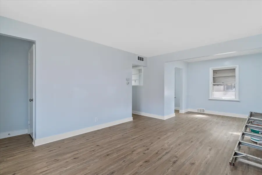 2101 W Fairmount Ave, Milwaukee, WI 53209 - #3