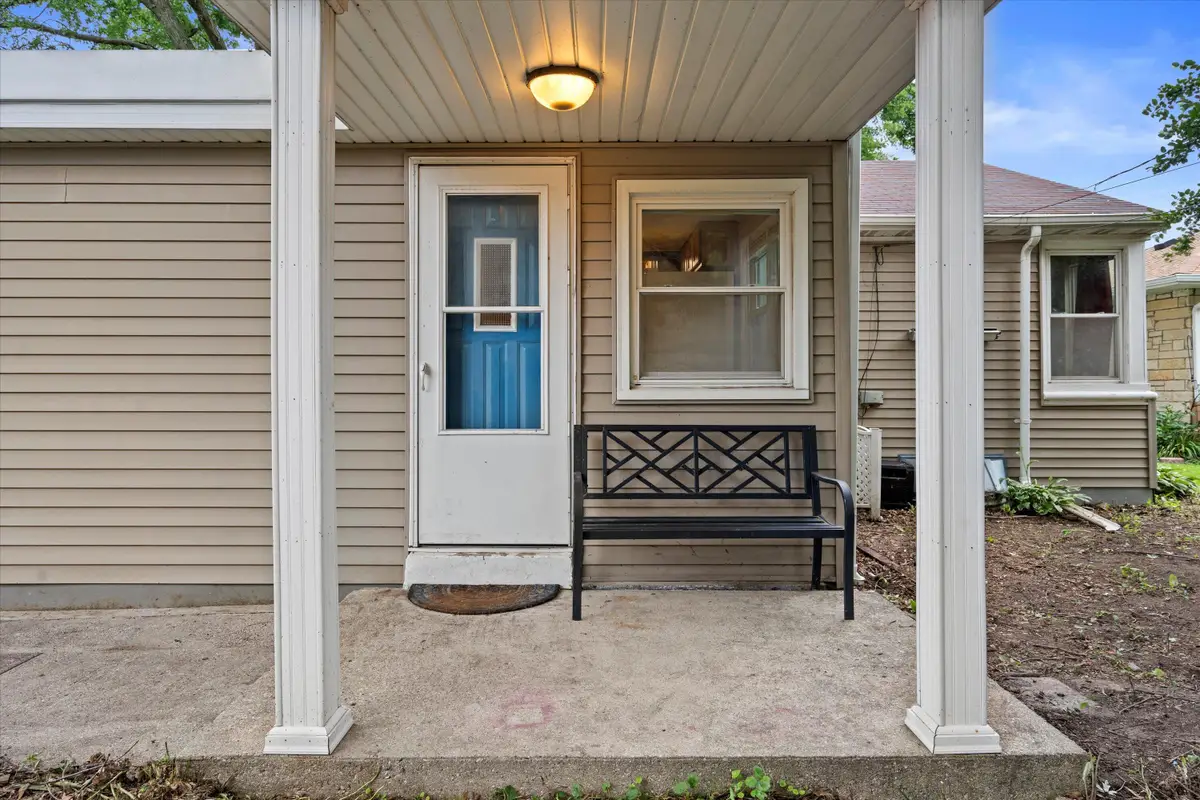 5006 N Port Washington Rd, Glendale, WI 53217 - #1