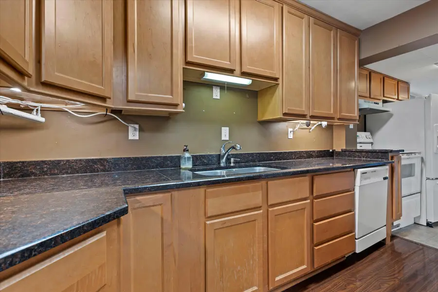 5006 N Port Washington Rd, Glendale, WI 53217 - #2