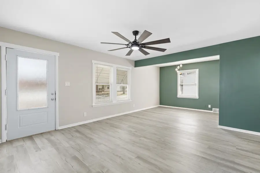 4459 S New York Ave, Saint Francis, WI 53235 - #3