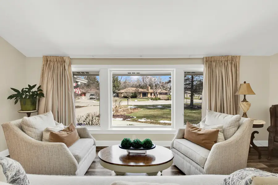 1103 W Montclaire Ave, Glendale, WI 53217 - #3