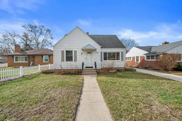 1901 74th Pl, Kenosha, WI 53143