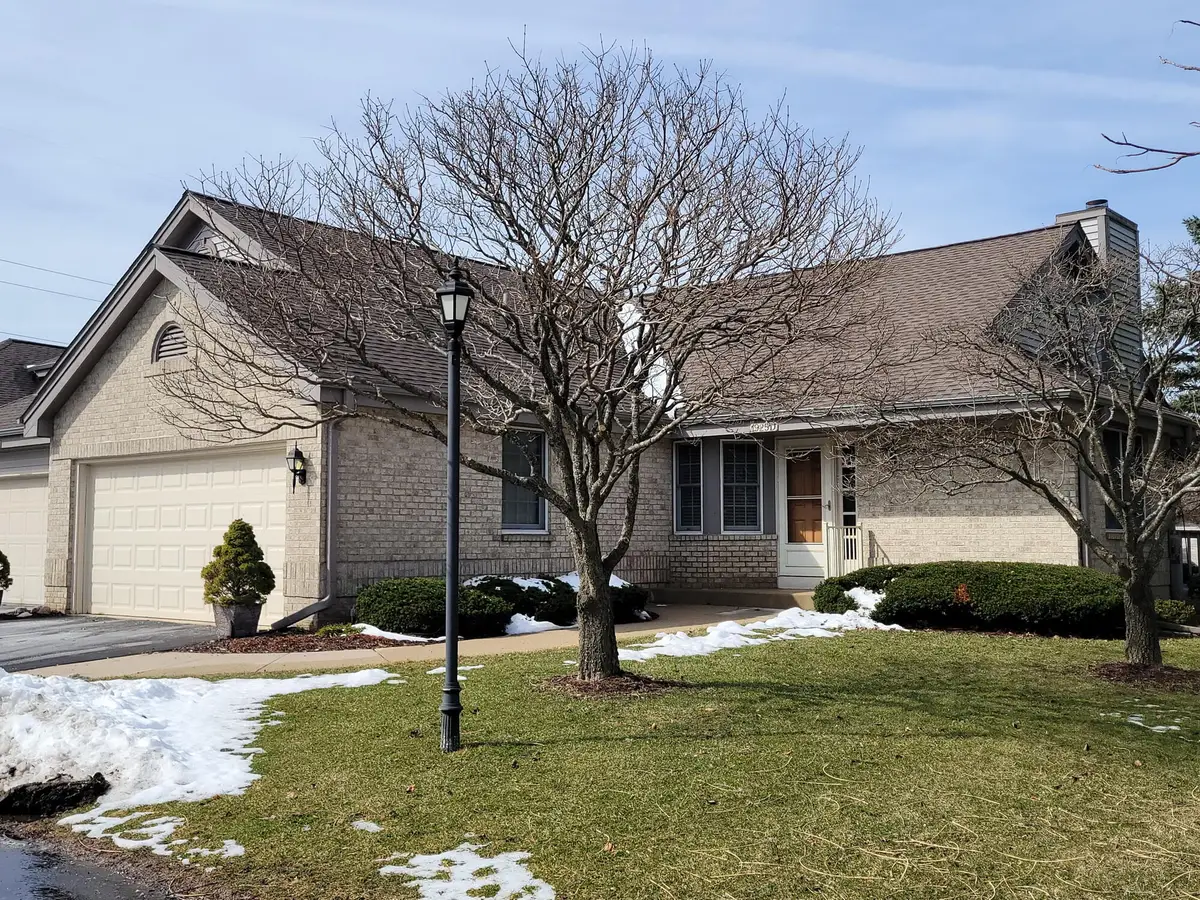 1925 Springbrook N, Waukesha, WI 53186 - #1