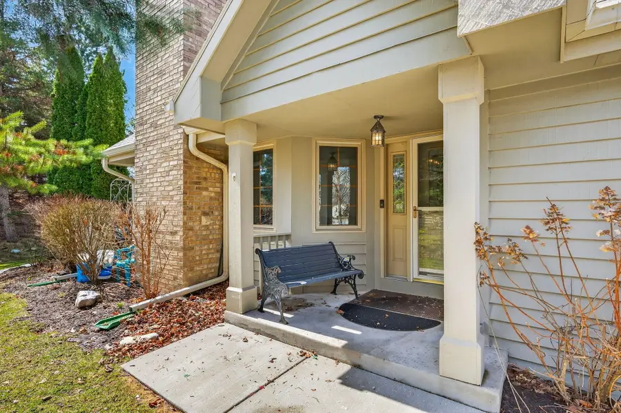 N21W24327 Cumberland Dr, Pewaukee, WI 53072 - #3