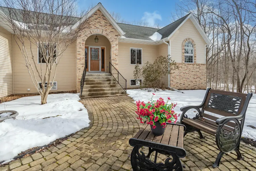 762 Valley Forge Dr, Slinger, WI 53086 - #2