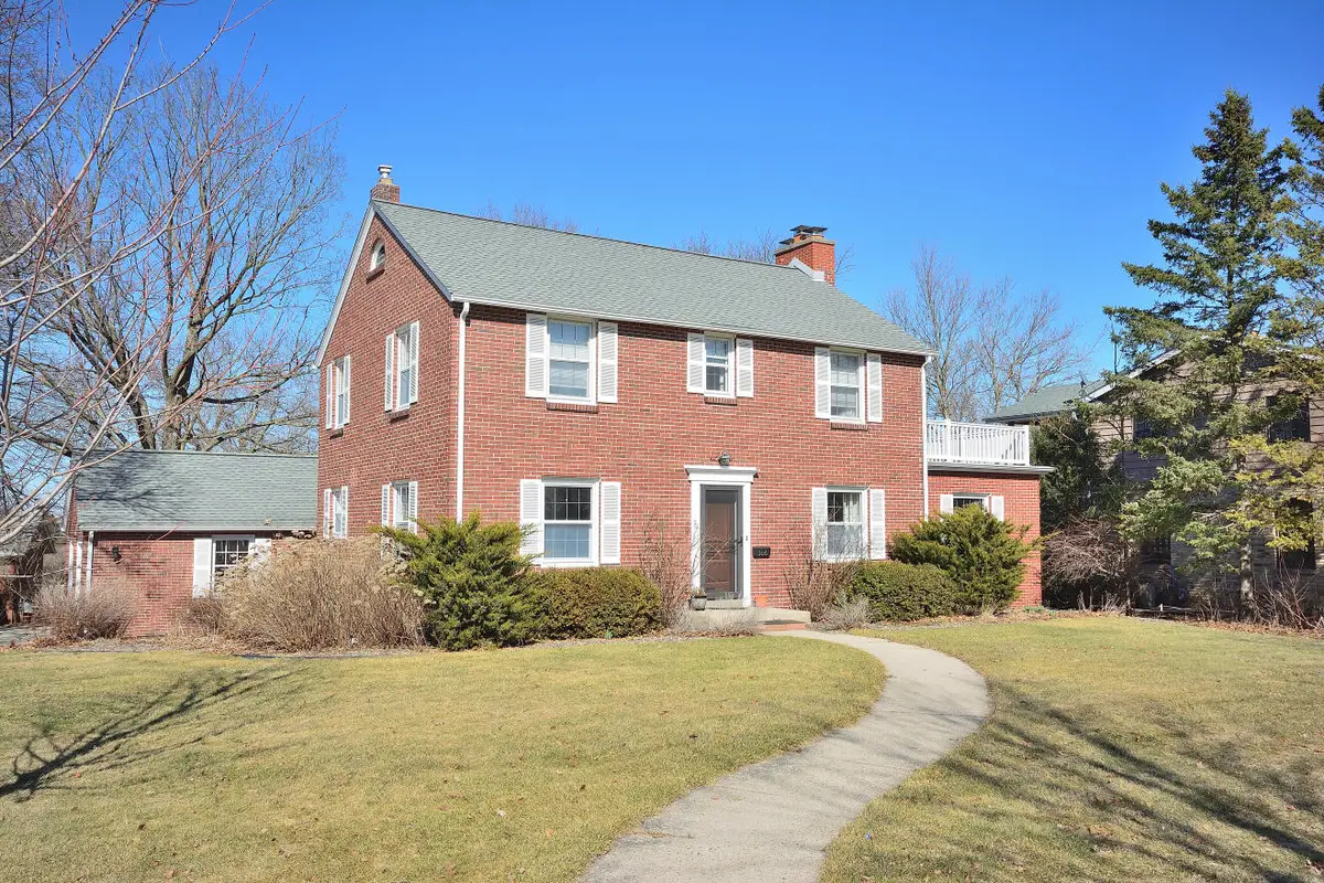 306 Highland Ave, Hartford, WI 53027 - #1