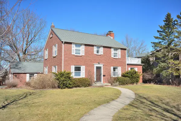 306 Highland Ave, Hartford, WI 53027