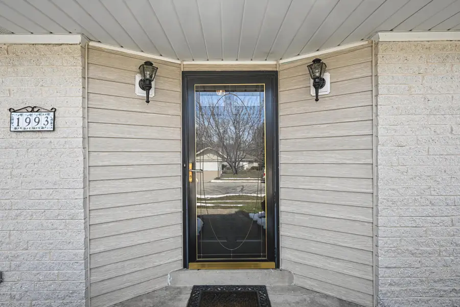 1993 Rambling Rose Rd, Waukesha, WI 53186 - #2