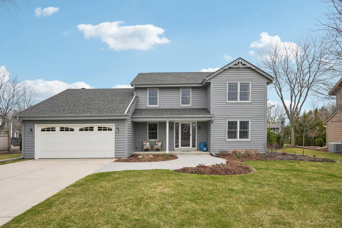 312 W Lilac Ln, Grafton, WI 53024 - #1