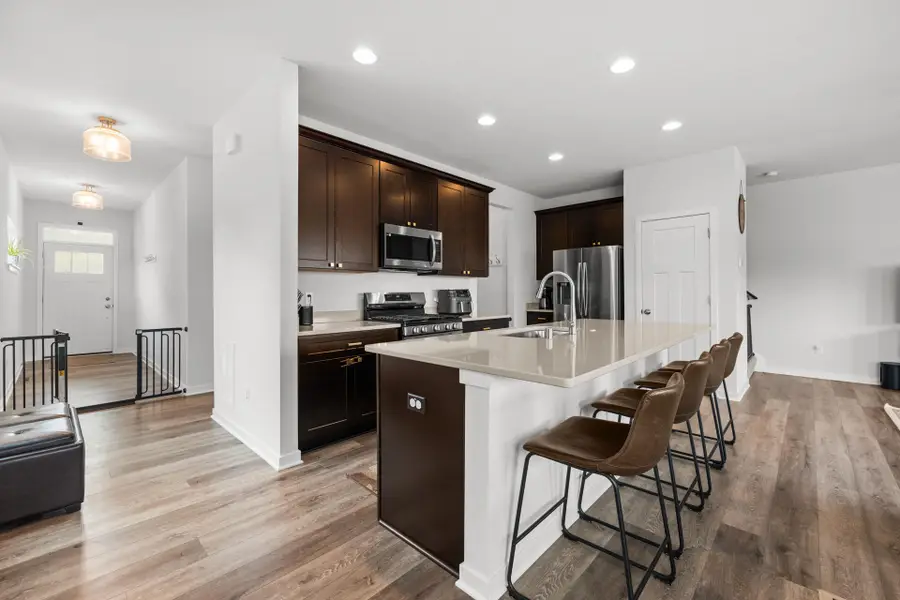 N67W25382 Breckenridge Ct, Sussex, WI 53089 - #2