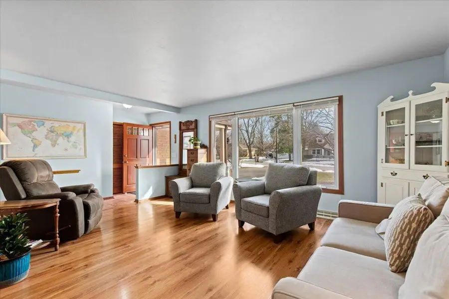 15540 W Glendale Dr, New Berlin, WI 53151 - #3